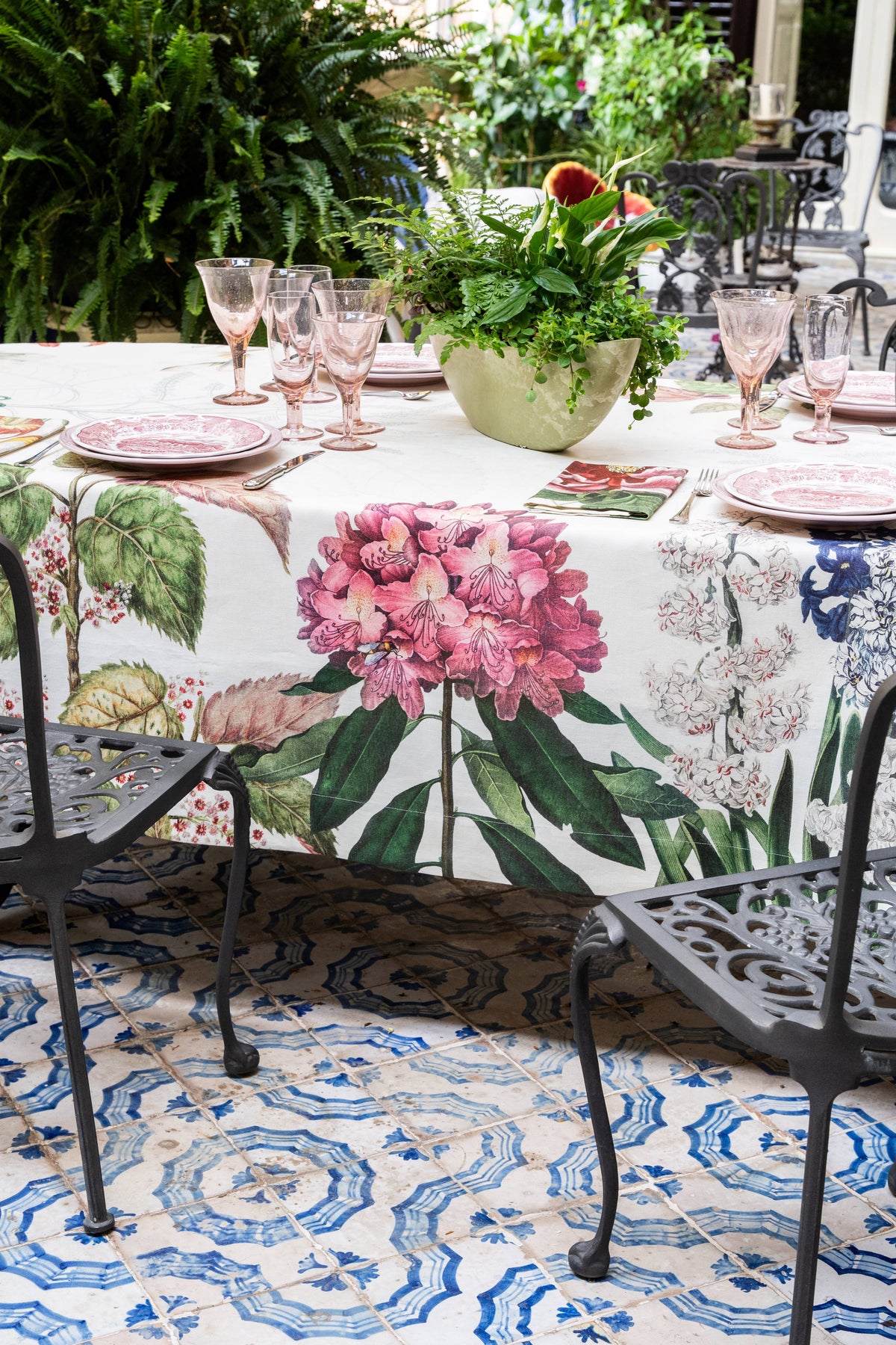 Dafne tablecloth in 100% linen, 100% Made in Italy