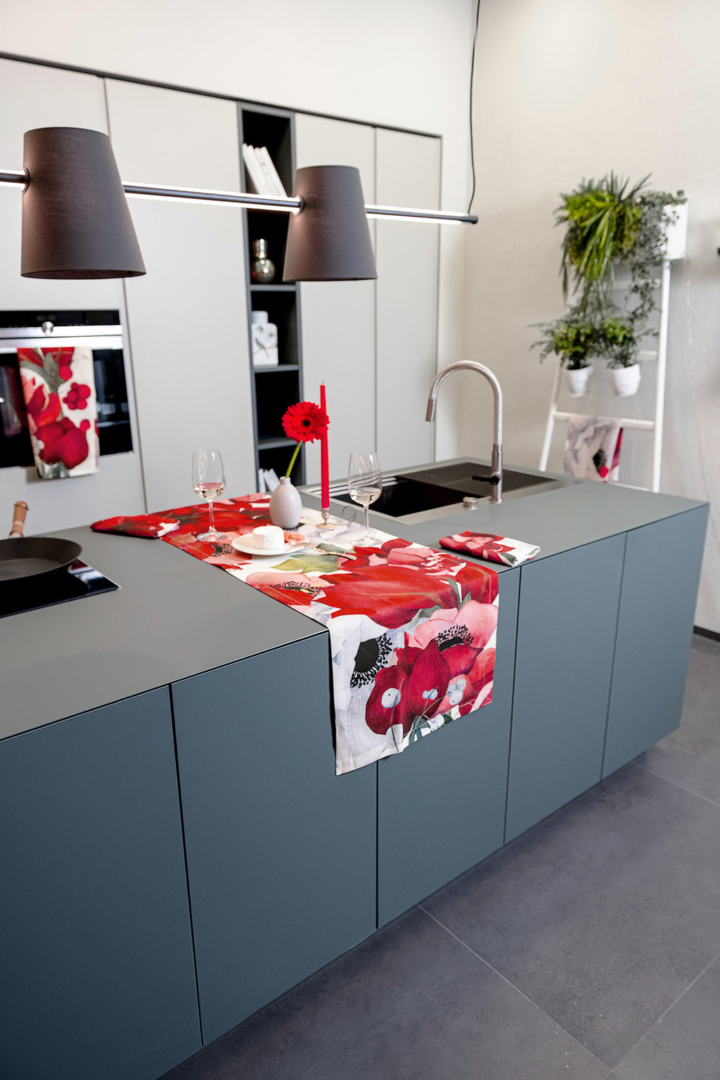 Runner in lino pregiato «Anemoni» 100% Made in Italy