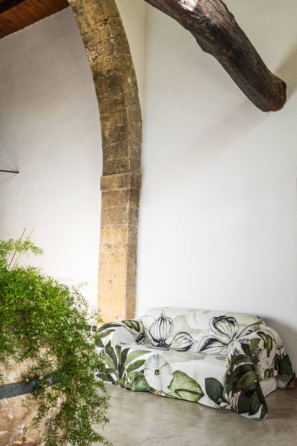 Mezzero «Knighthia» Sofa/Bed Cover, 100% Made in Italy