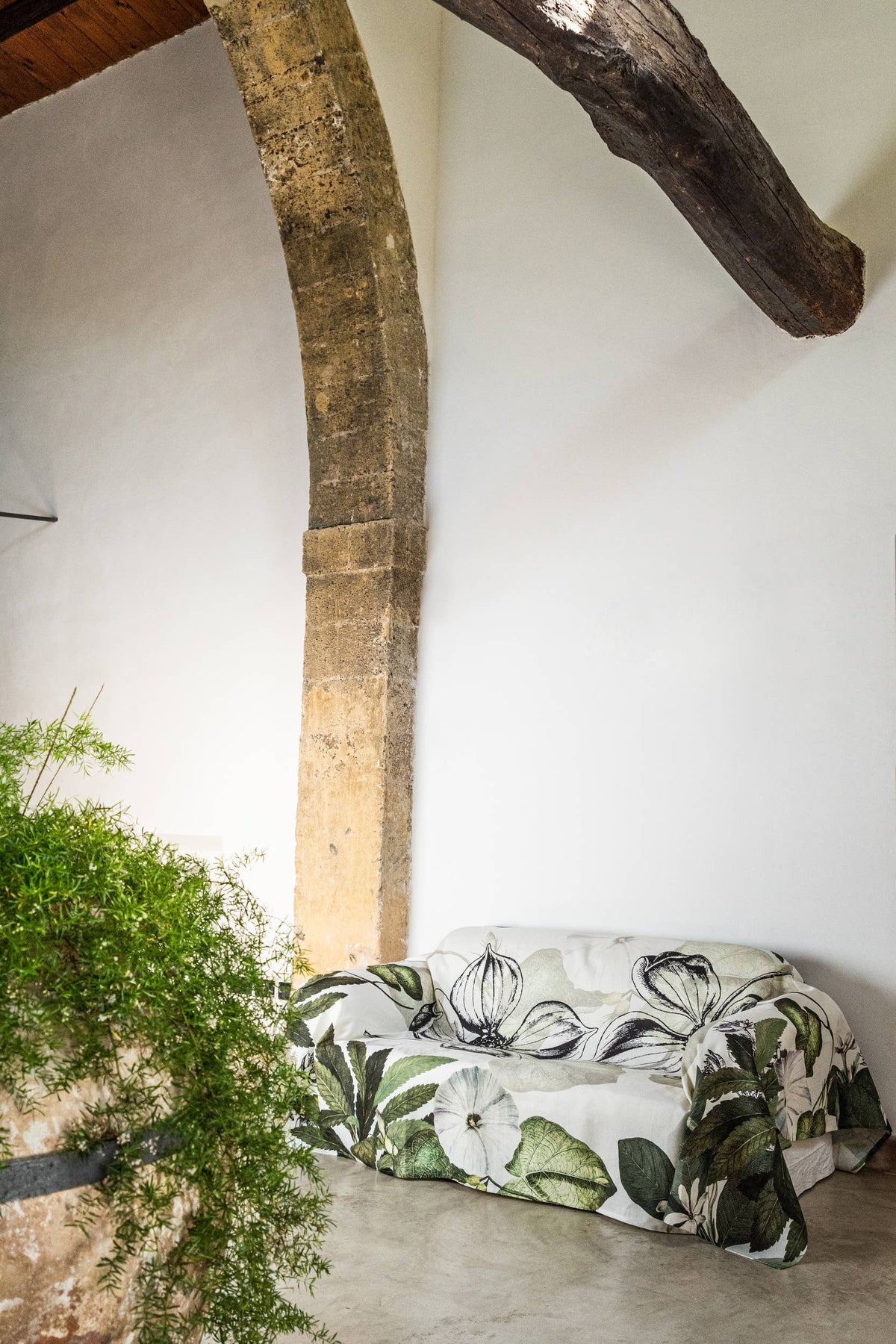 Mezzero «Knighthia» Sofa/Bed Cover, 100% Made in Italy